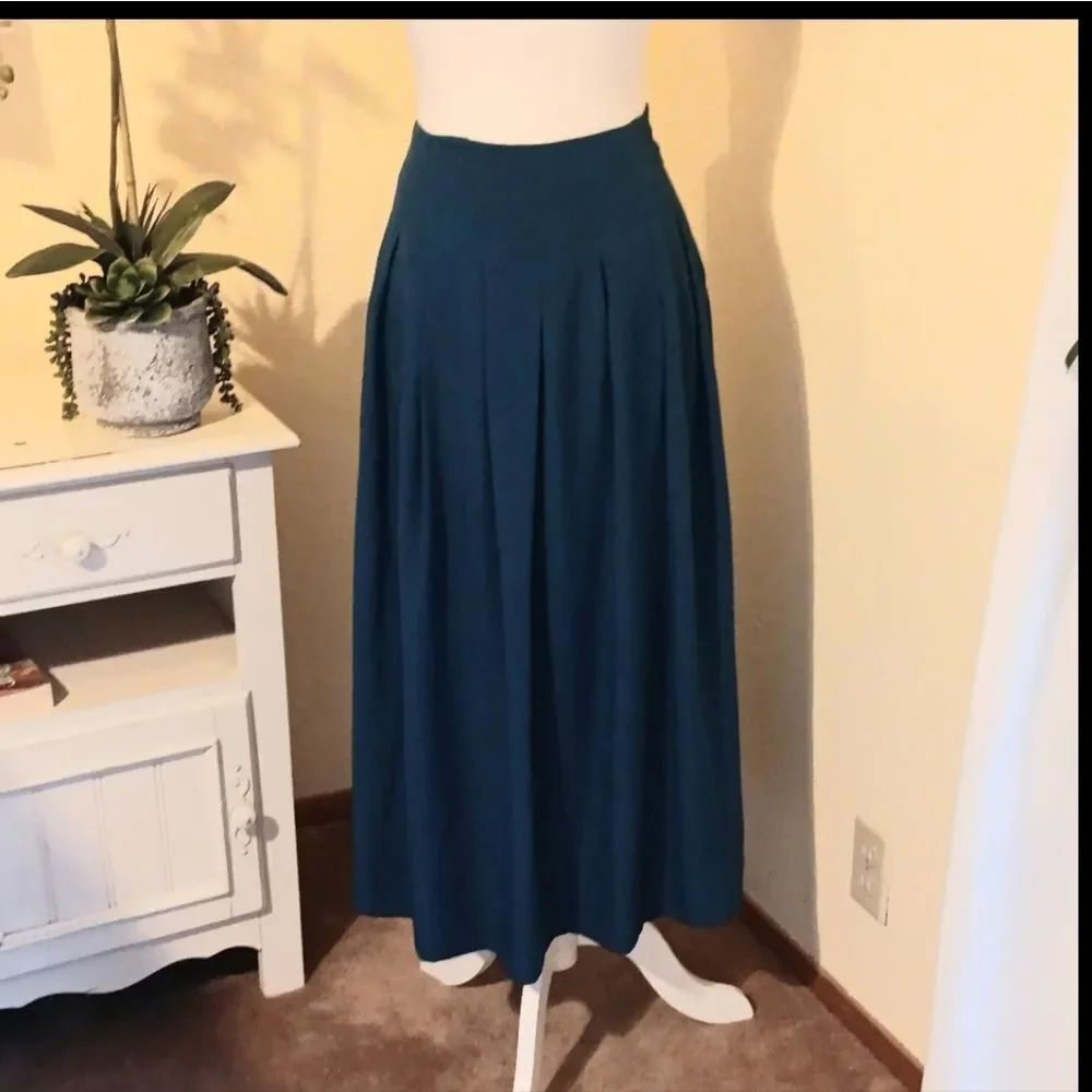 Soft Surrounded MIdi-Length Skirt. Career